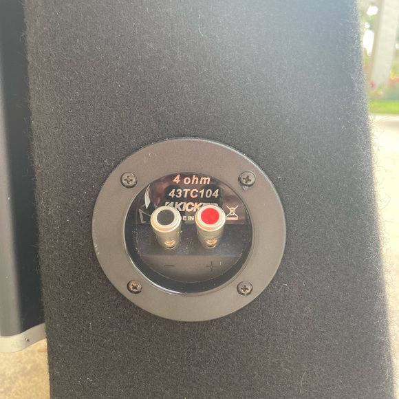 10” Kicker Comp Subwoofer with Kicker Amplifier Attached - Picture 3 of 7